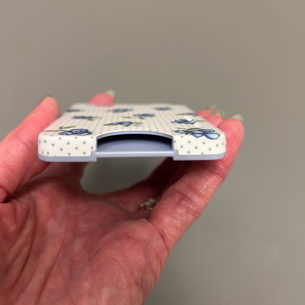 Velvet Caviar Blueberry Baby MagSafe Wallet - Picture 8 of 9